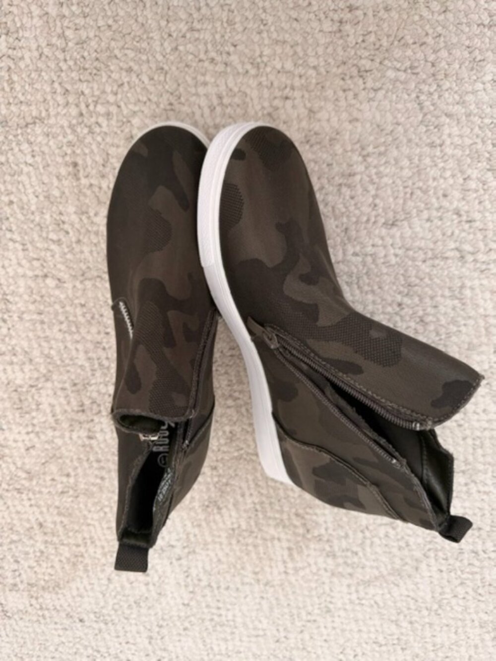 rouge helium camo high top sneakers size 11 side zip platform ,new